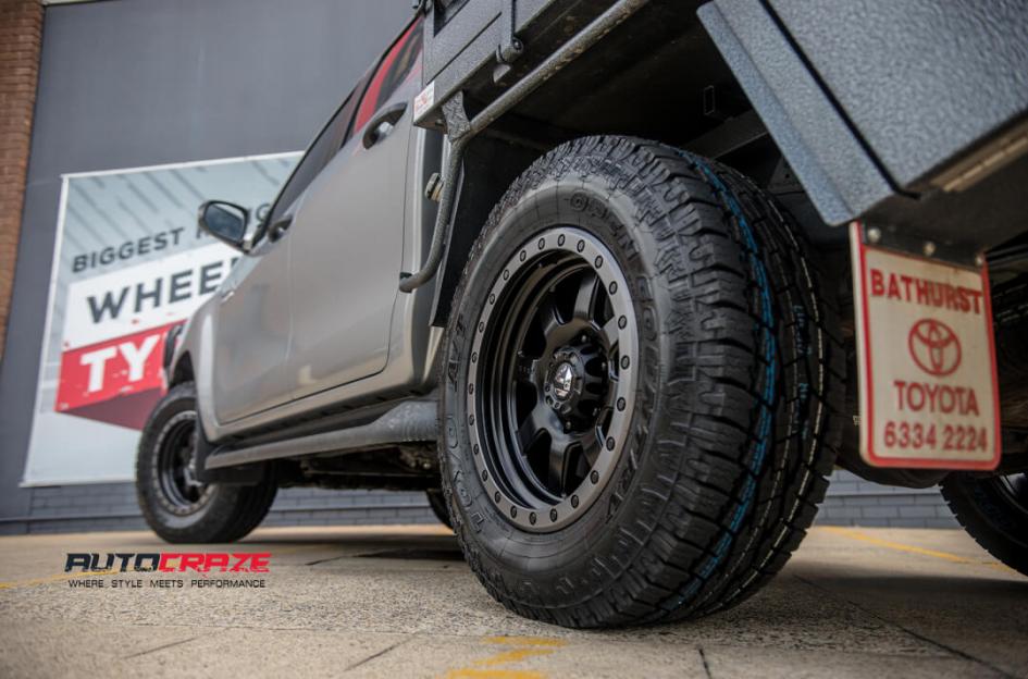 TOYOTA HILUX N80 4WD TROPHY MATTE BLACK WITH ANTHRACITE RING